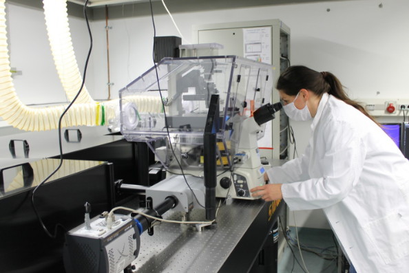 研究发现水中的微塑料可以形成生物分子涂层 并“潜入”活细胞中