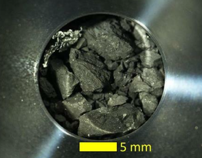 日本“隼鸟2号”第二次着陆采集石块图像公开 颗粒较粗大