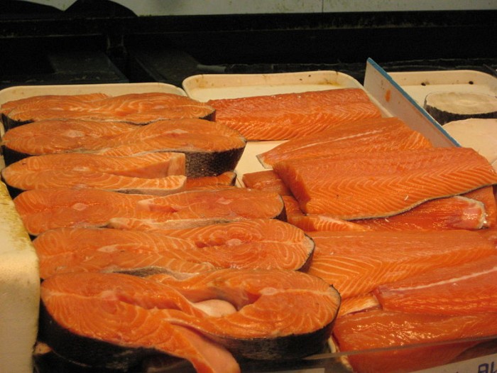 研究称食用某些类型的鱼可能有助于保护高危人群免受心脏病的困扰