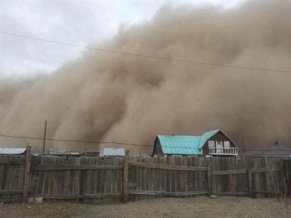沙尘暴肆虐：蒙古国极端天气已致10人死亡、580人失踪