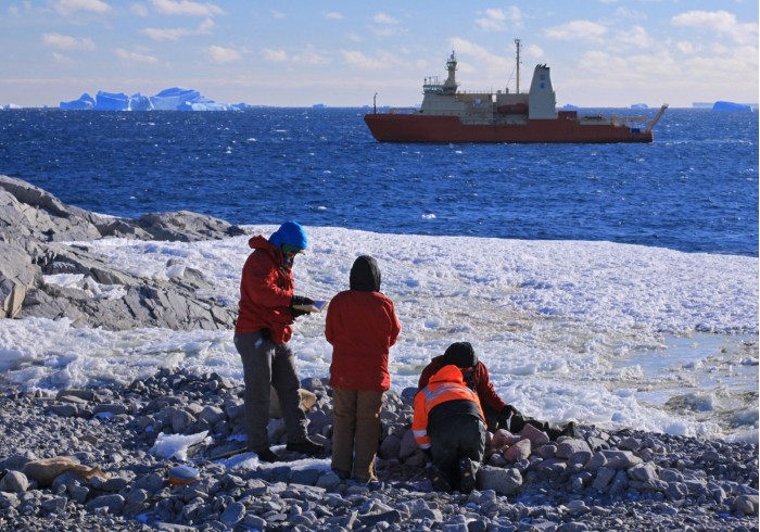 南极冰川正以5500年来最快的速度融化消失