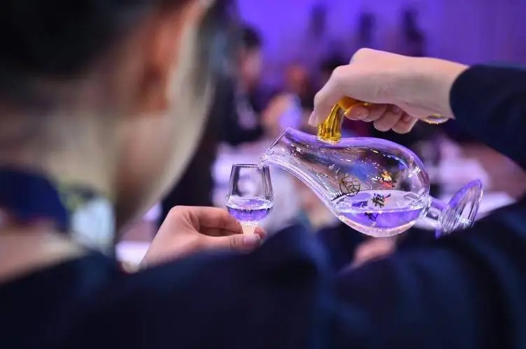 白酒市场规模有望突破万亿，将带来哪些消费新趋势？