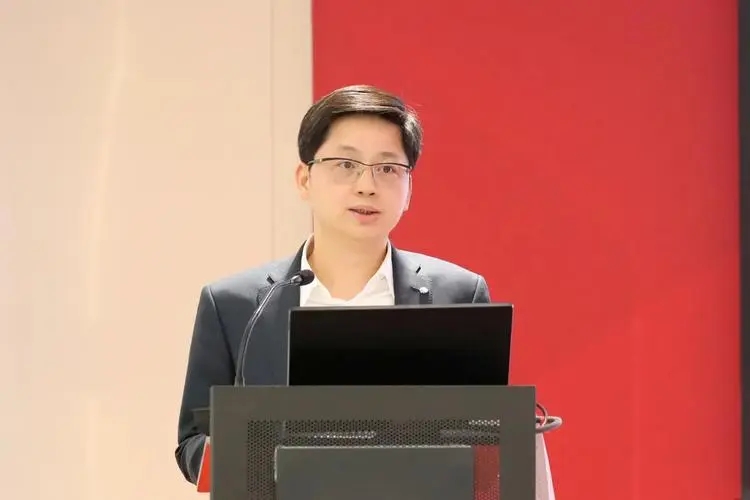 48岁李俊杰升任国泰君安总裁，曾任上海证券董事长